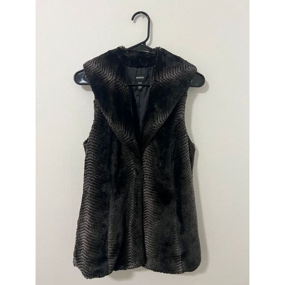 Alfani Jackets & Blazers - ALFANI WOMENS FAUX FUR VEST SIZE S